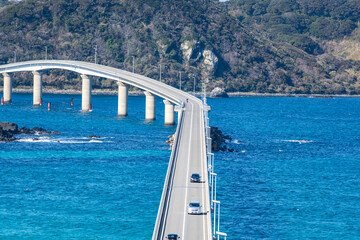 冬の角島と角島大橋