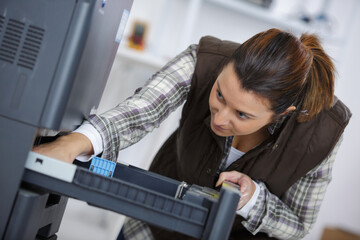 pull printer tray check the paper inside