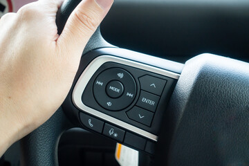 運転している人の写真。ドライブのイメージ。