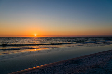 Tigertail Beach, Marco Island, Florida.
Make: Canon
Model: Canon EOS 5D Mark IV
Software: Adobe Photoshop Lightroom 6