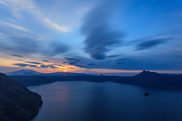 阿寒摩周国立公園　夜明けの摩周湖