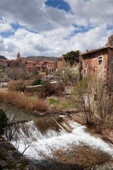 Fototapeta na wymiar AlbarracÃ­n town from the bridge over the river