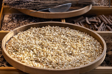 Making traditional Chinese medicine with Jasmine