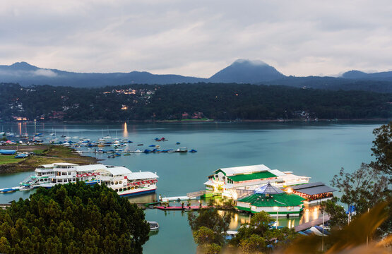 panoramic view of valle de bravo