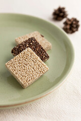 Korean traditional sweets, Rice cracker (Gangjeong) 