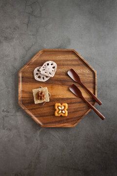 Korean traditional sweets, Rice cracker (Gangjeong) and Hangwa (Yakgwa, Jeonggwa)