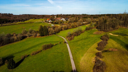 Obraz premium Golfplatz Starnberg bei schönem Wetter