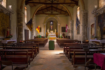 Fototapeta na wymiar Interior of the church of St. Abbot Giles (St. Egidio Abate), Montalcino, Italy