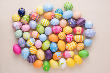 Fototapeta na wymiar Happy Easter day decoration colorful eggs on paper background