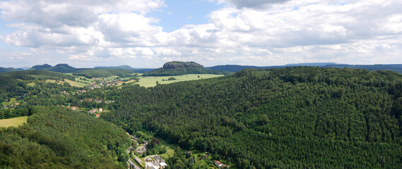 Fototapeta na wymiar Festung Königstein im Elbsandsteingebirge