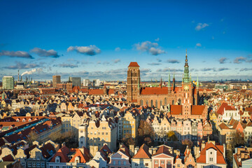 Obraz premium Aerial view of the old town of Gdansk with beautiful architecture at sunny day, Poland