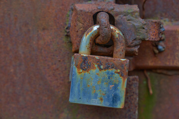 Rusty padlock