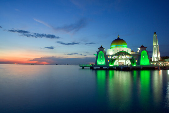Masjid terapung selat Melaka, Malaysia