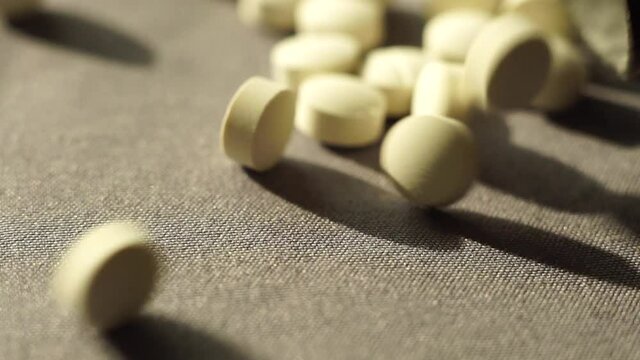 white selenium supplement nutrition pills 