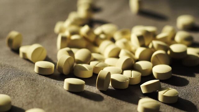 white selenium supplement nutrition pills 