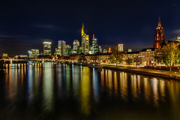 Fototapeta na wymiar Night shot of the skyline of Frankfurt am Main, Germany.