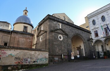 Fototapeta na wymiar Napoli - Chiesa di Sant'Anna dei Lombardi da Piazza Monteoliveto