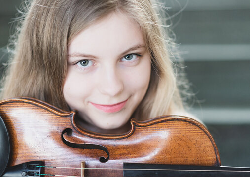 18,630 BEST Girls And Violins IMAGES, STOCK PHOTOS & VECTORS | Adobe Stock