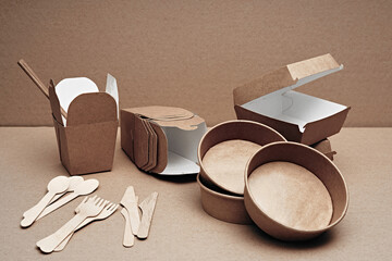 A set of paper and wood, environmentally friendly and biodegradable disposable tableware. Fast food, cafe.
