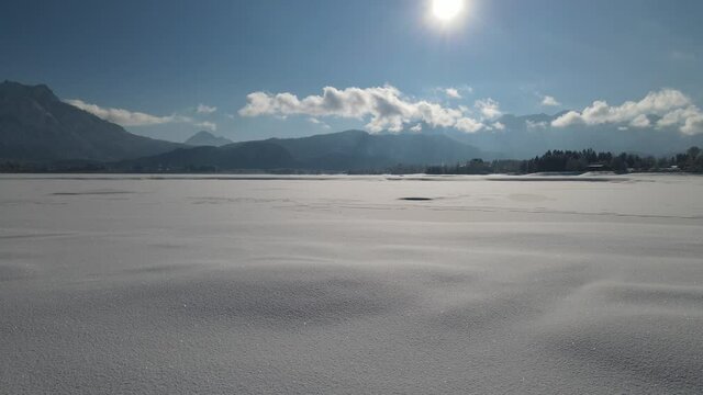 Majest&auml;tische Schneelandschaften und frostige Bergwelten