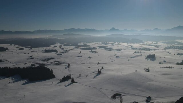 Majest&auml;tische Schneelandschaften und frostige Bergwelten