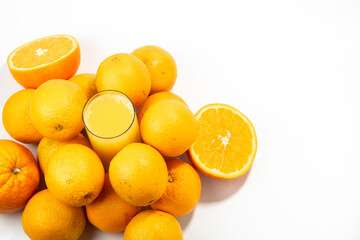 fresh orange juice and oranges healthy food