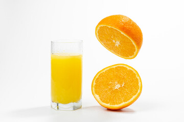 fresh orange juice and oranges healthy food