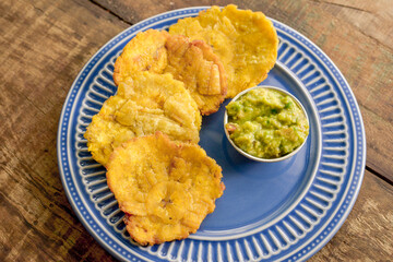 Patacon con Guacamole