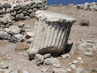 Antike Ruinenteile in  Old Thirasia, Insel Santorini, Kykladen, Griechenland