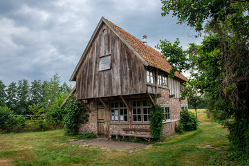 Fototapeta na wymiar old farm house