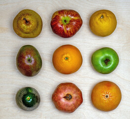 Nine fruits as on a dice