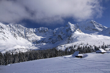 Fototapeta na wymiar Hala Gasienicowa in winter, Tatra Mountains, Poland