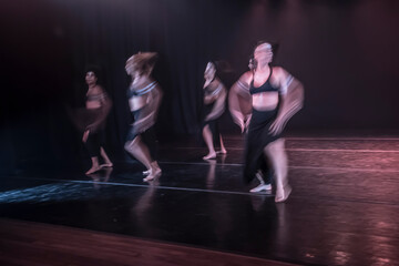 The abstract movement of the dance © Edson Campolina