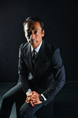 ビジネスマン　中年男性　管理職　人物　男性　上司