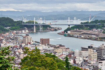 Fototapeta premium 尾道 高台から見下ろす尾道の町並み