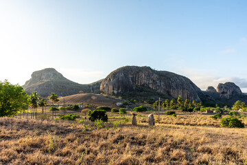 Montanha e descampado deserto