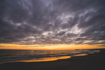 太平洋の海と夕日