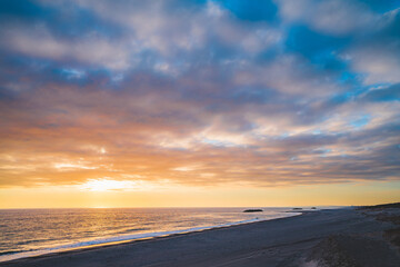 太平洋の海と夕日