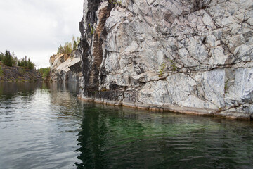 Fototapeta na wymiar lake with rocks in karelia