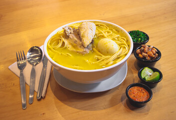Caldo de gallina