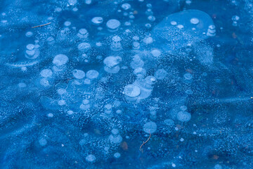 塘路湖のアイスバブル