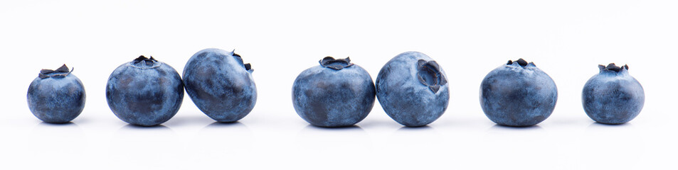Fototapeta premium Blueberries isolated on white background