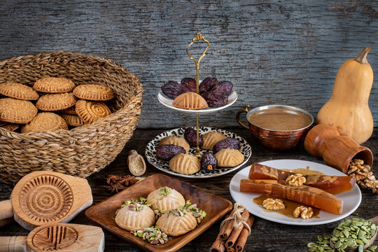 Cookies made with cookie molds named kombe