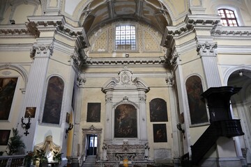 Napoli – Entrata laterale della Basilica di San Pietro ad Aram