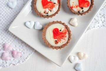 heart love valentin wedding tartlets  chocolate cake 