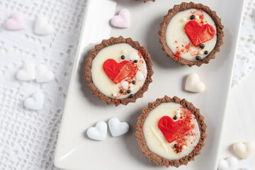 heart love valentin wedding tartlets  chocolate cake 