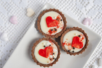 heart love valentin wedding tartlets  chocolate cake 