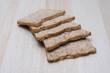 Brotscheiben vom Dinkelvollkornbrot