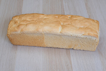 Mit Dinkelmehl gebackenes Weißbrot