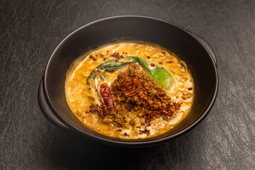 たんたん麺　(Tantan noodles) is a very spicy noodle 